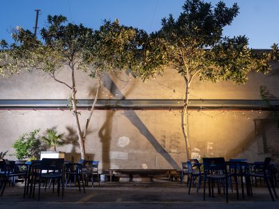 Terraza ajardinada y sombreada